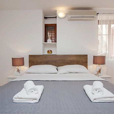 Apartment Marconi Rovinj Exterior foto